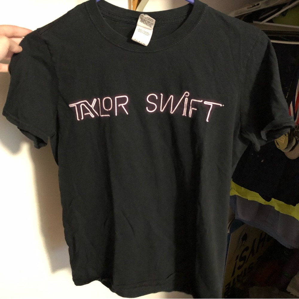 Vintage 1989 World Tour Taylor Swift T-Shirt